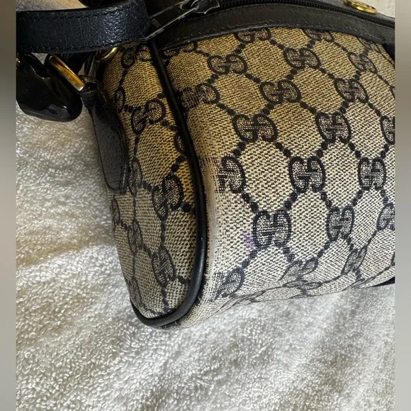 🚨SOLD🚨Gucci Vintage GG Monogram Supreme Sherry Web Ophidia Camera Shoulder Bag. - Picture 7 of 16
